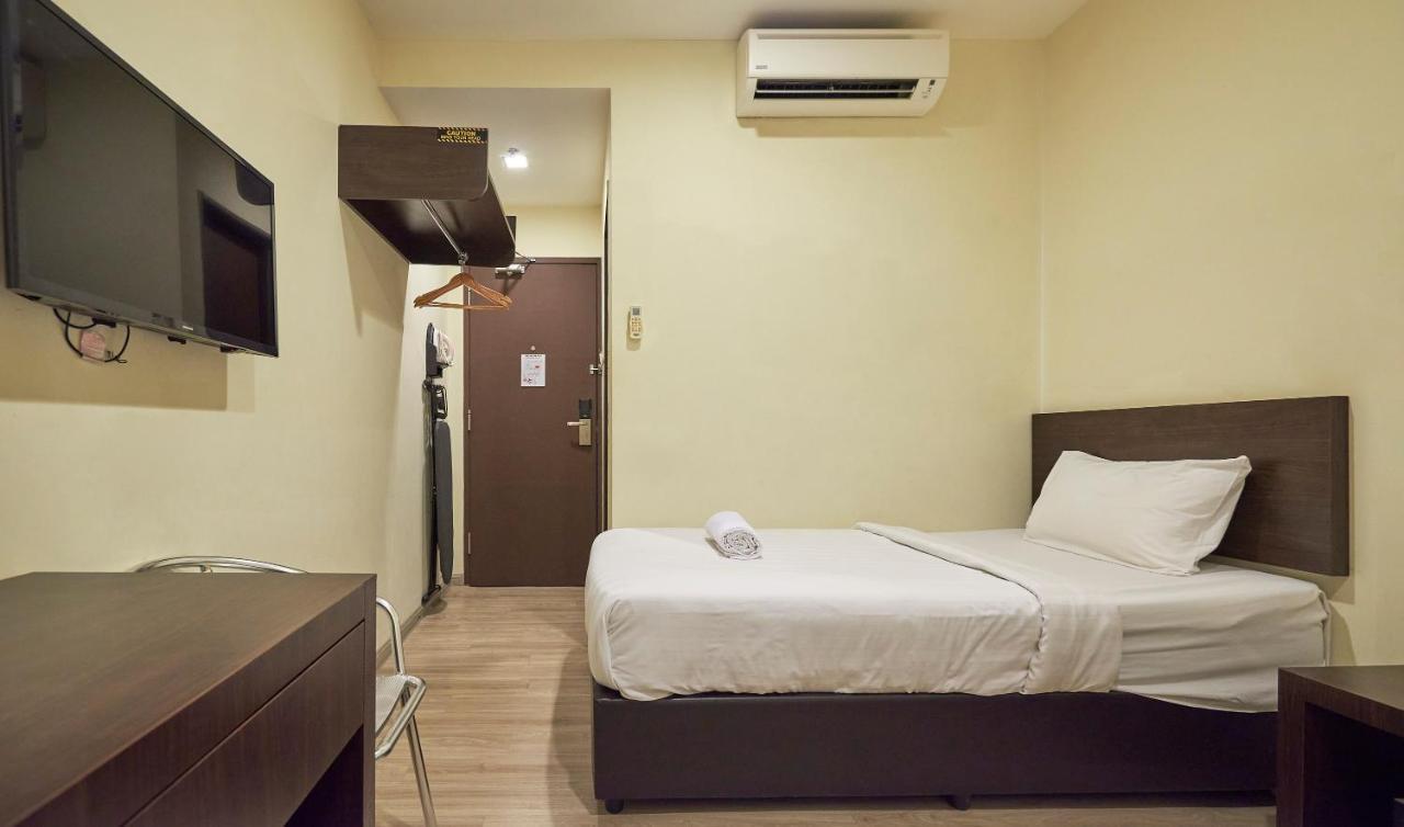 Swing & Pillows - Adya Hotel Куала-Лумпур Экстерьер фото